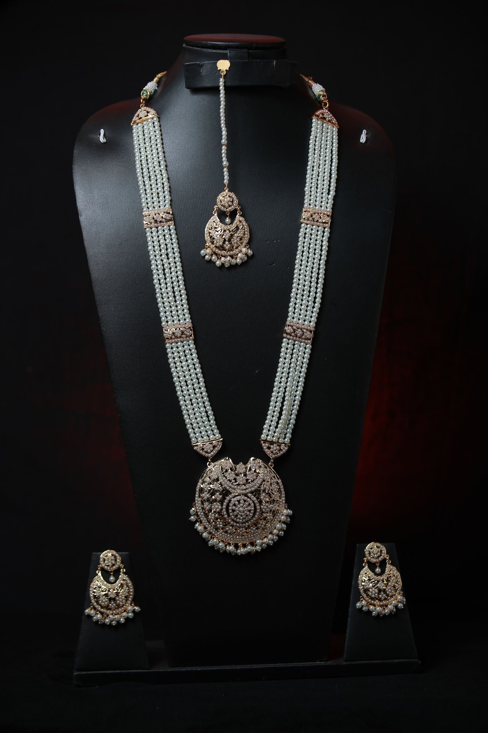 Aaliya Jadau Ranihaar with Tika