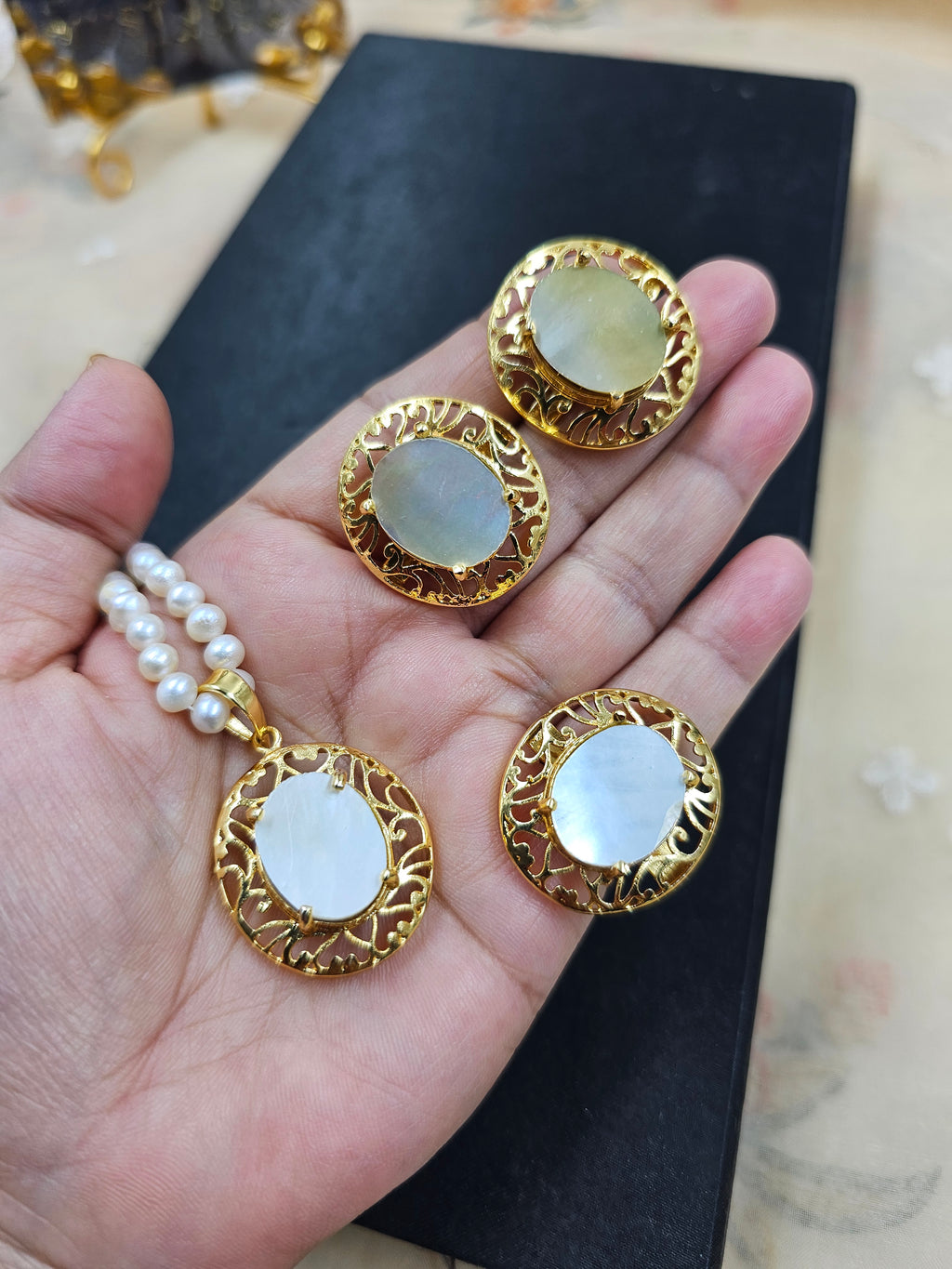Sadaf Pendant set in mother of pearls with adjustable finger ring With Fresh water Natural Real Pearls String
