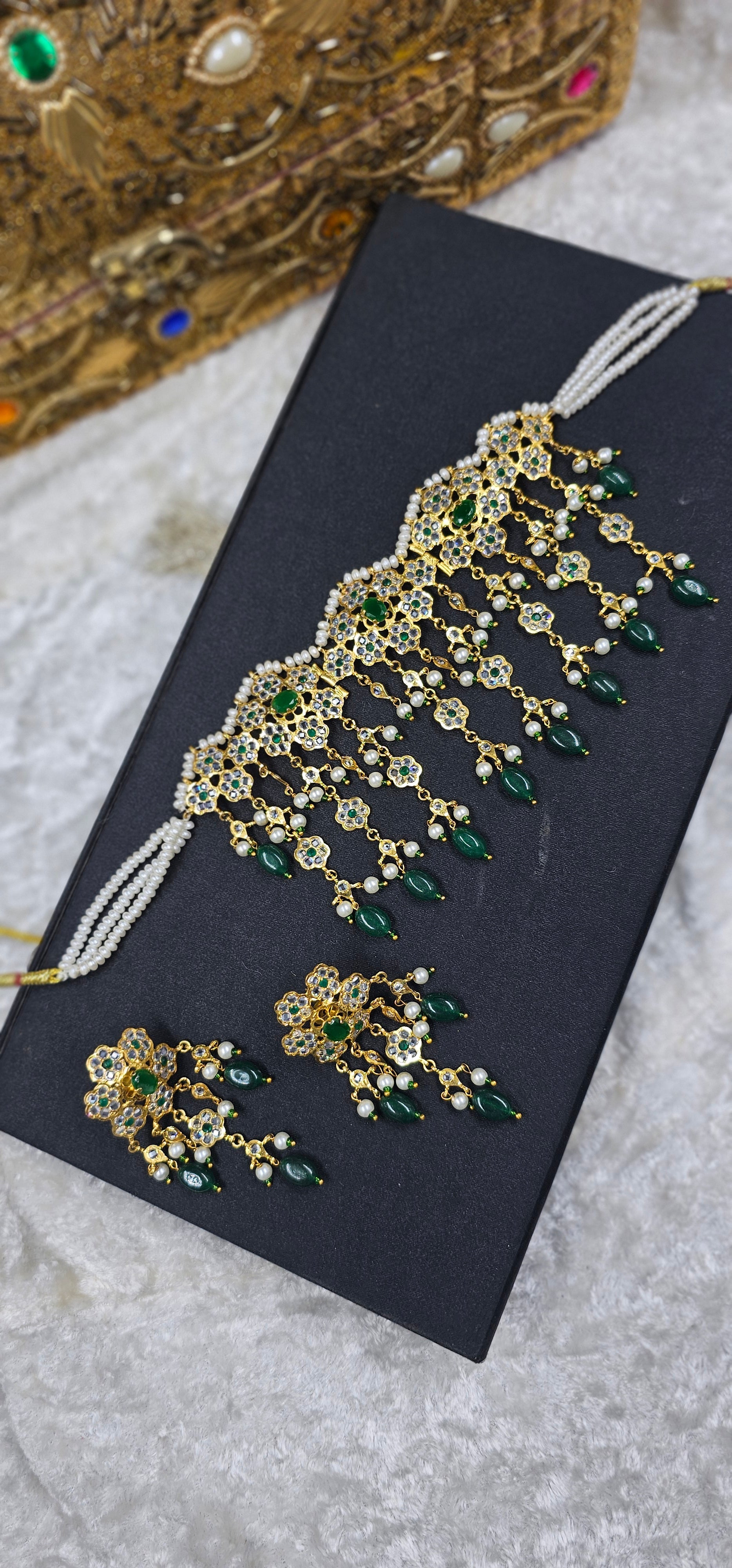 Fazeen Choker Jadau Jewellery set In Emerald