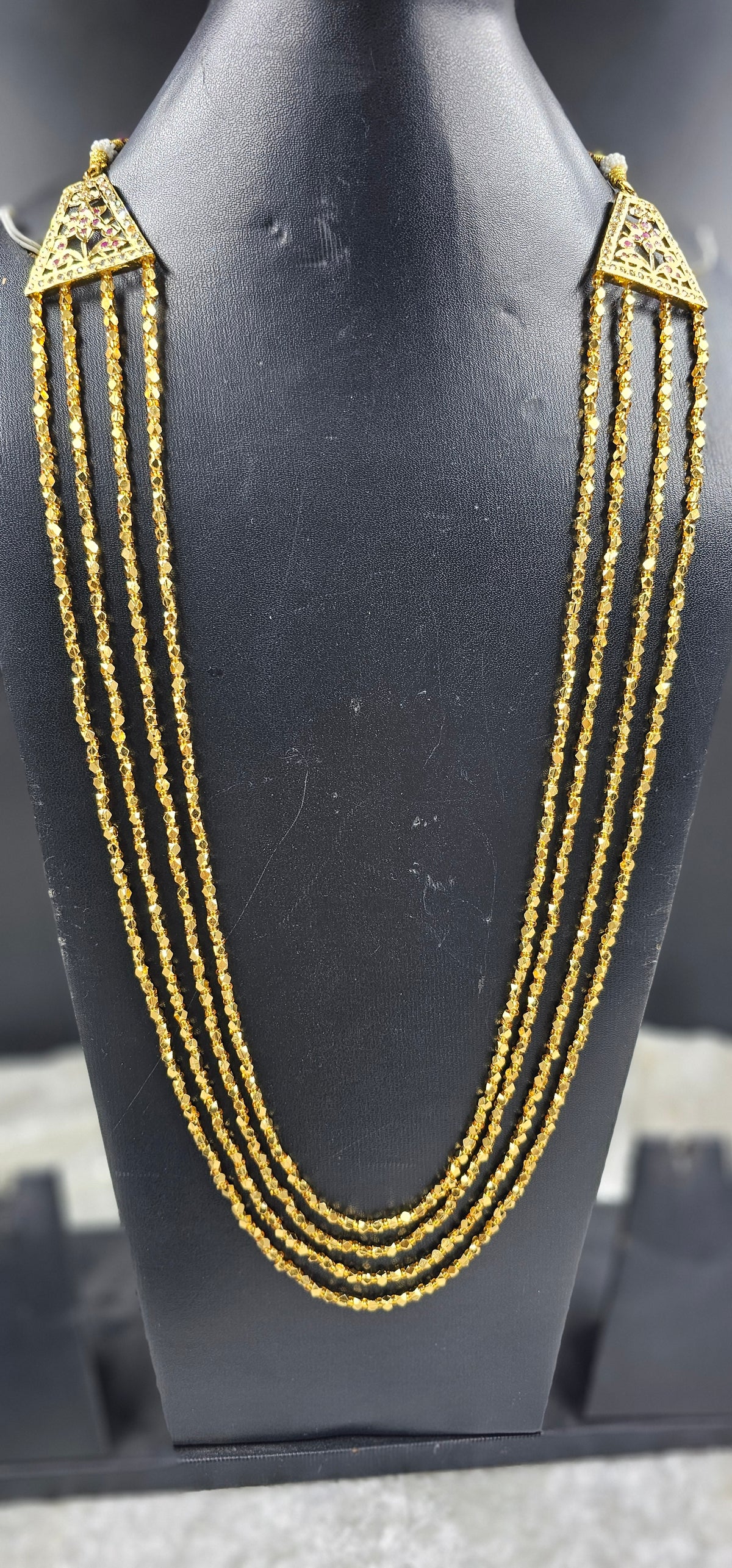 Swarna Chandan Haar With Studs And Adjustable Fingerring