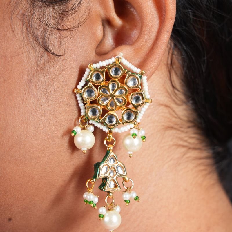 Ayna Kundan Studs