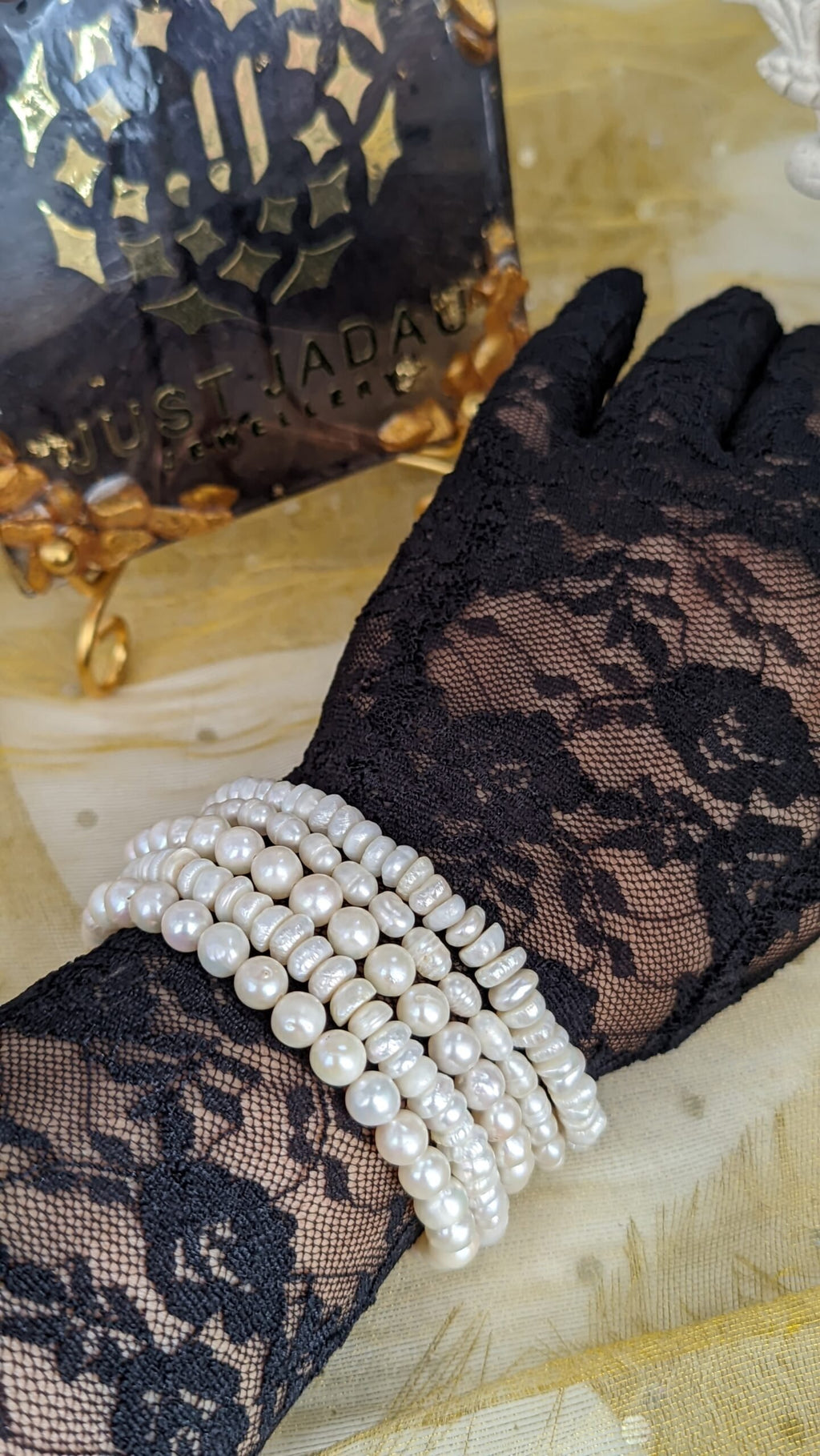 Amulya Bracelet in Real Pearls