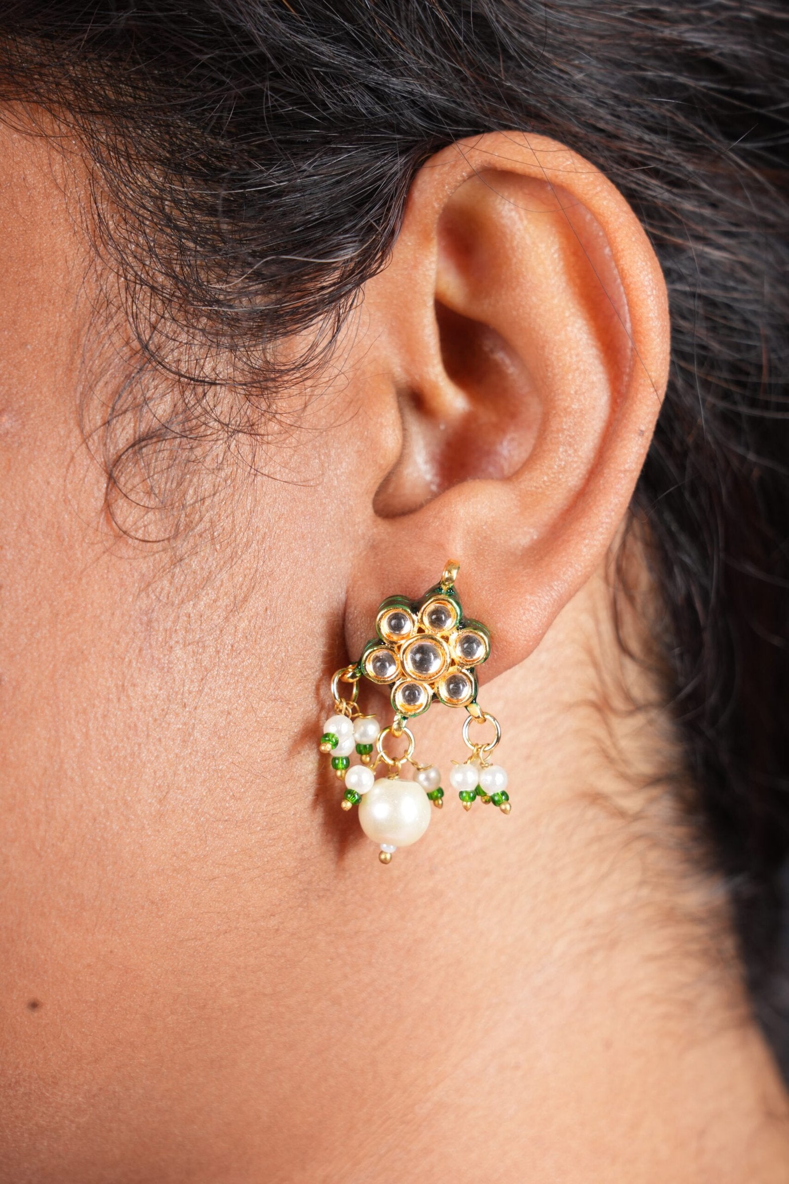 Amyra Kundan Studs
