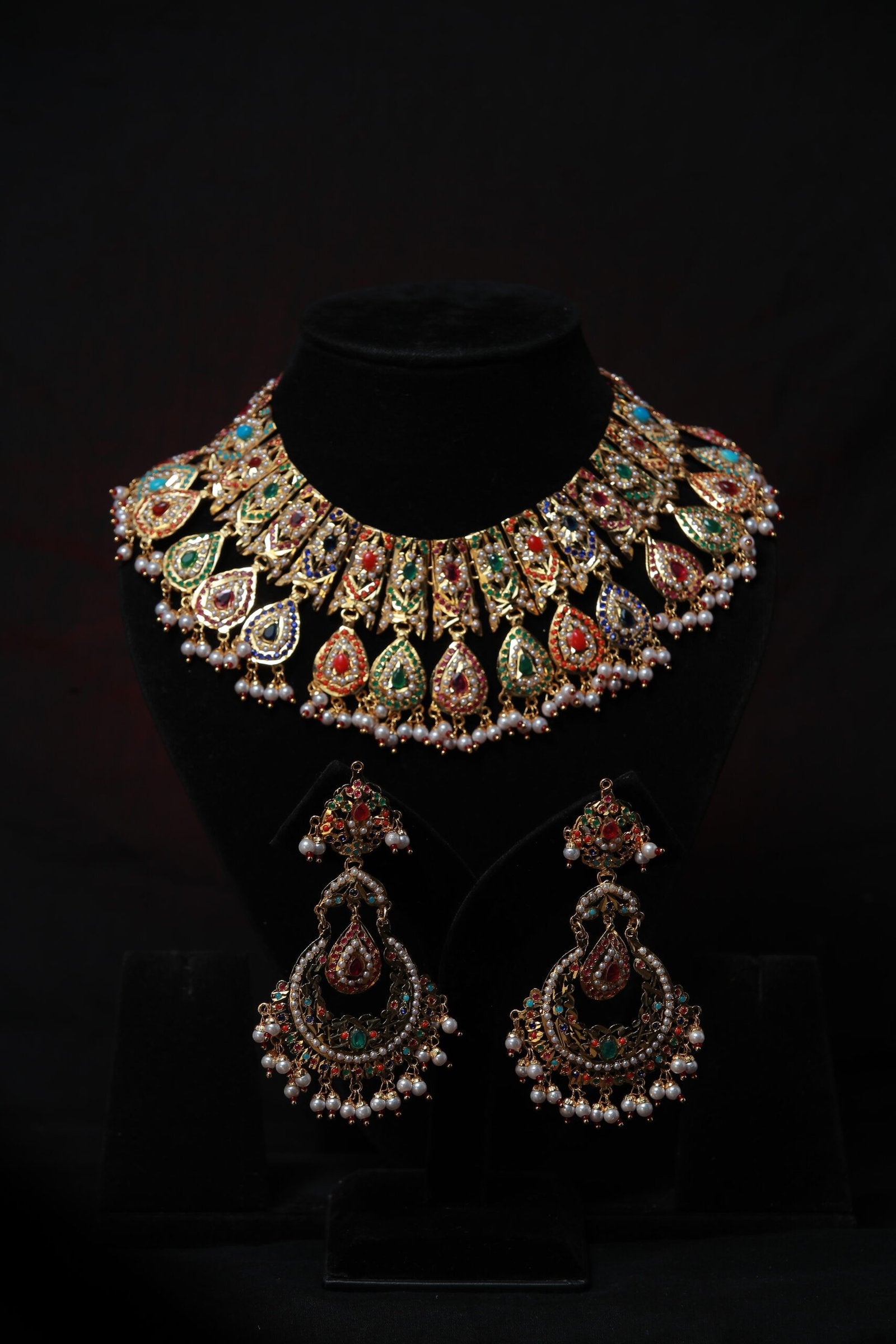 Anaya Necklace Set