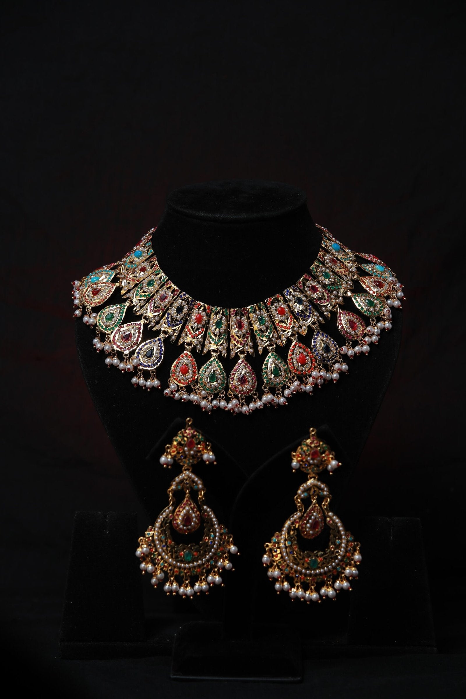 Anaya Necklace Set
