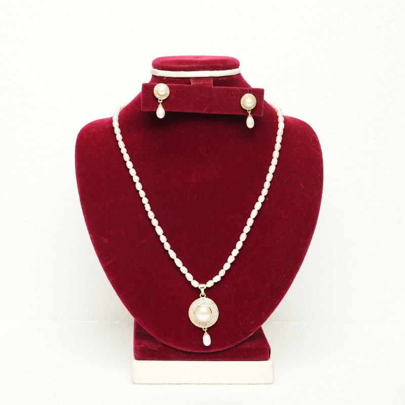 Asmee Pendant Set In Real Pearls
