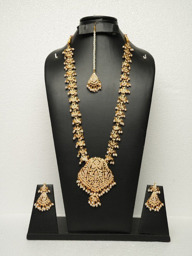 Shamisa Rani Haar with Tika