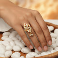 Amna Finger Ring