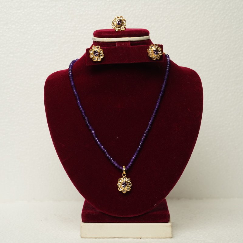 Iniya Pendant Set With Finger ring