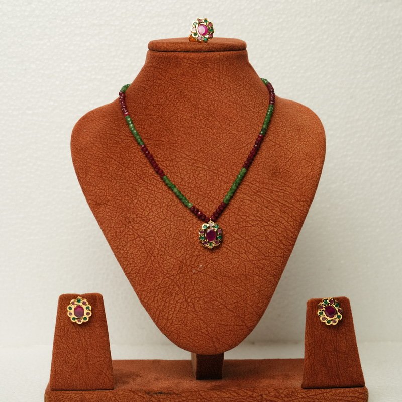 Iniya Pendant Set With Finger ring