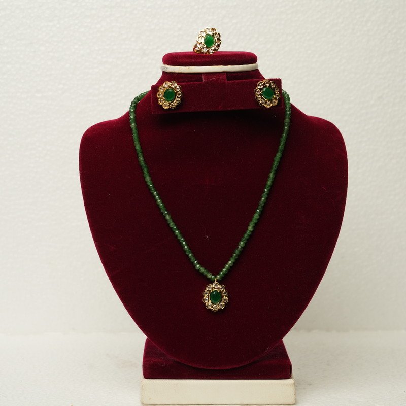 Iniya Pendant Set With Finger ring