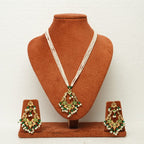 Saanvi Pendant Set