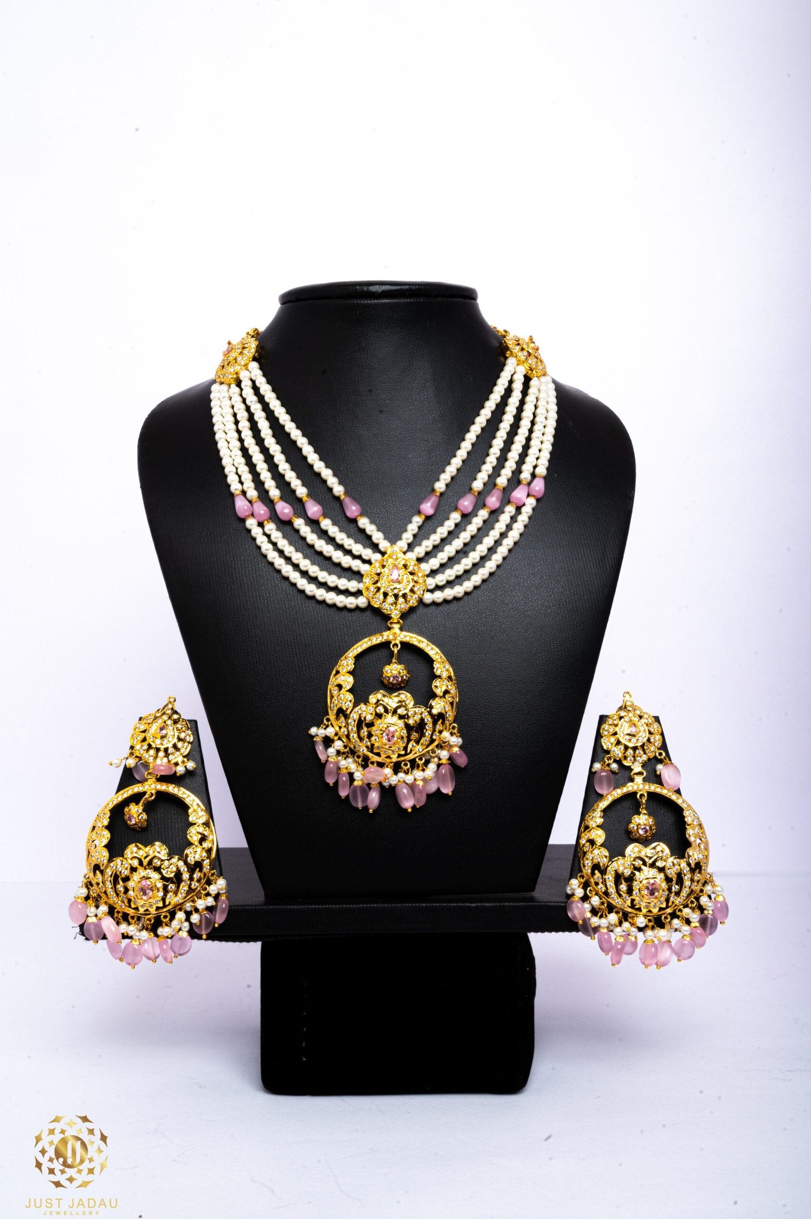 Ashna Choker Set