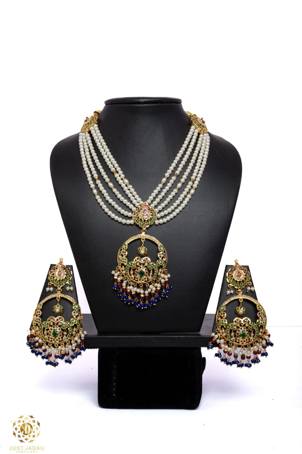 Ashna Choker Set