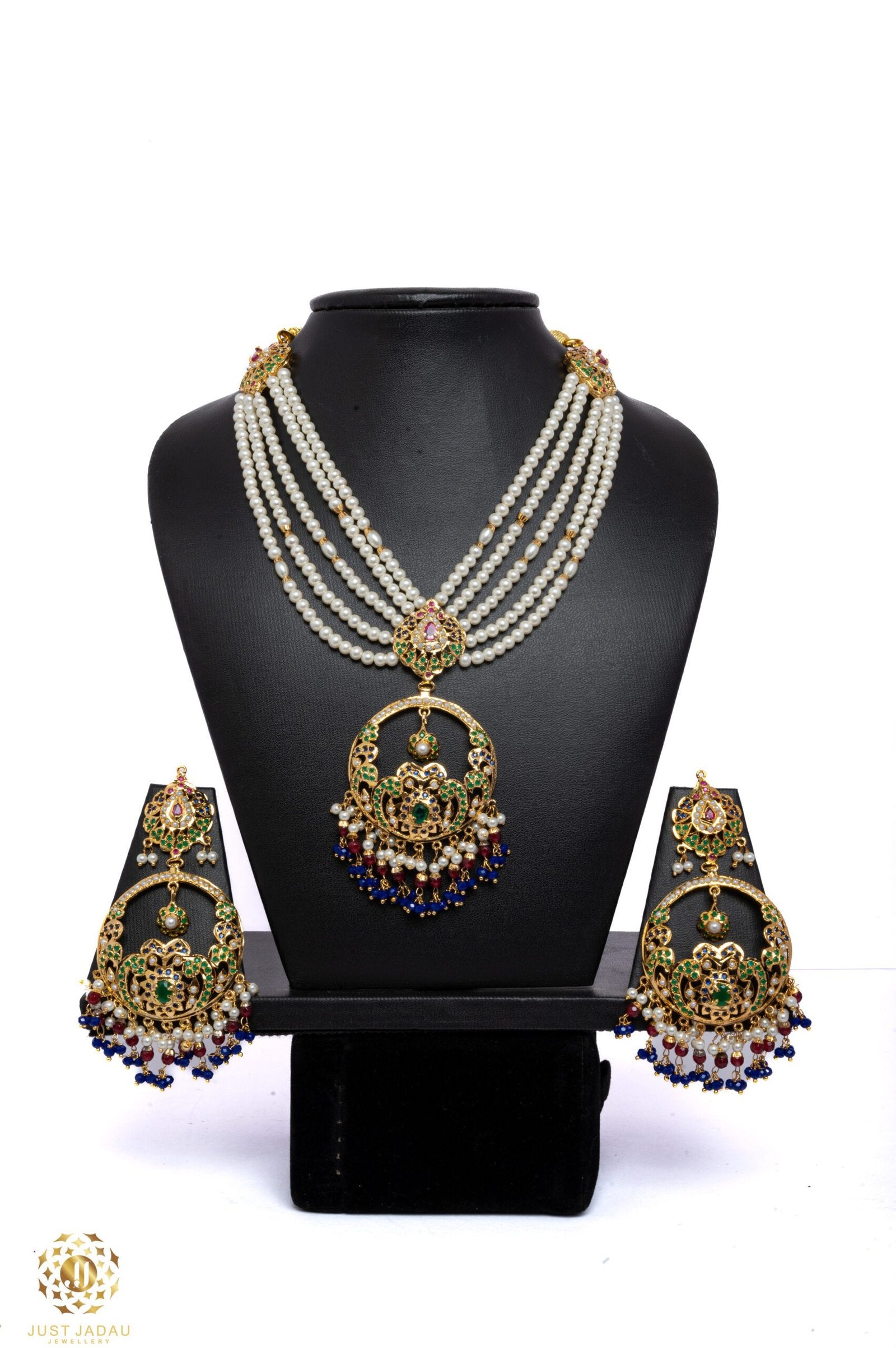 Ashna Choker Set