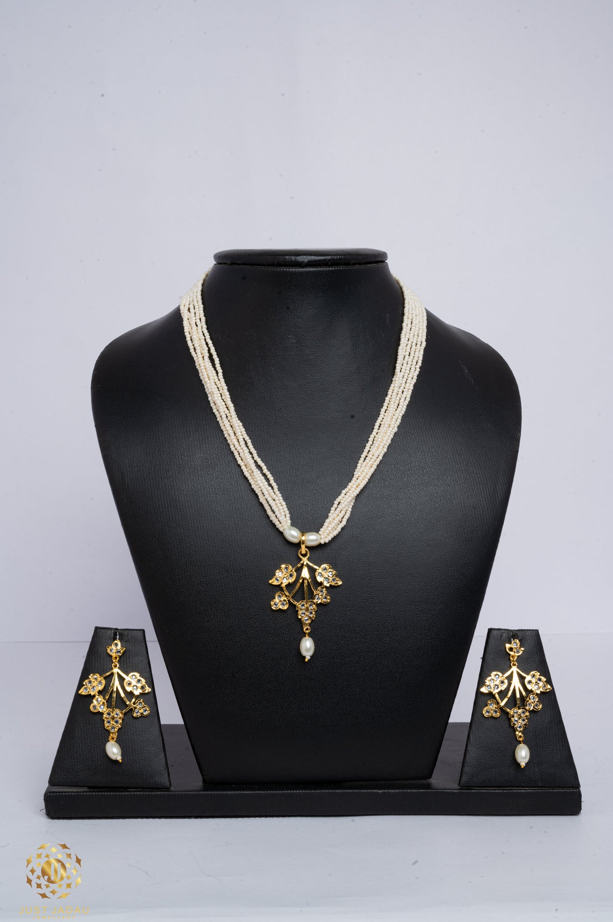 Romana Jadau Pendant Set