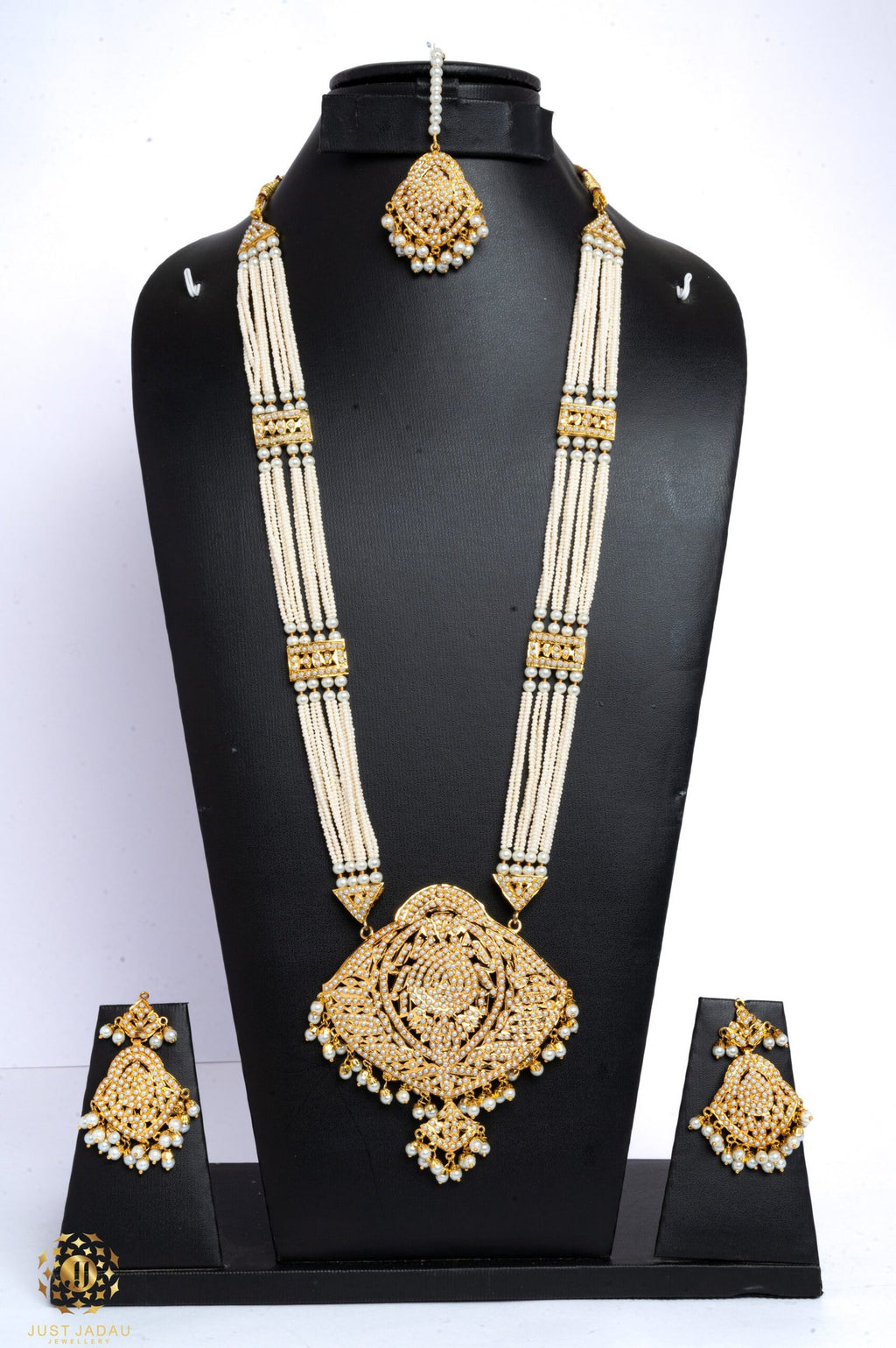 Saba Rani Haar with Tika