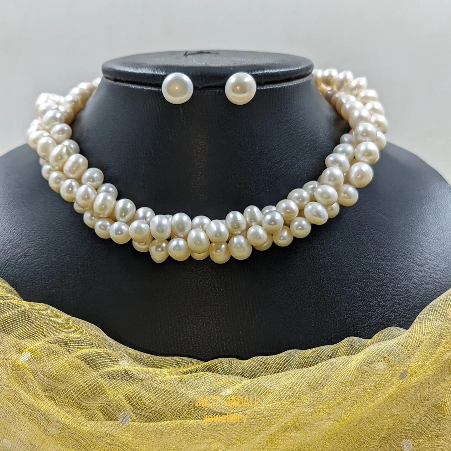 Diana Choker in Real Pearls