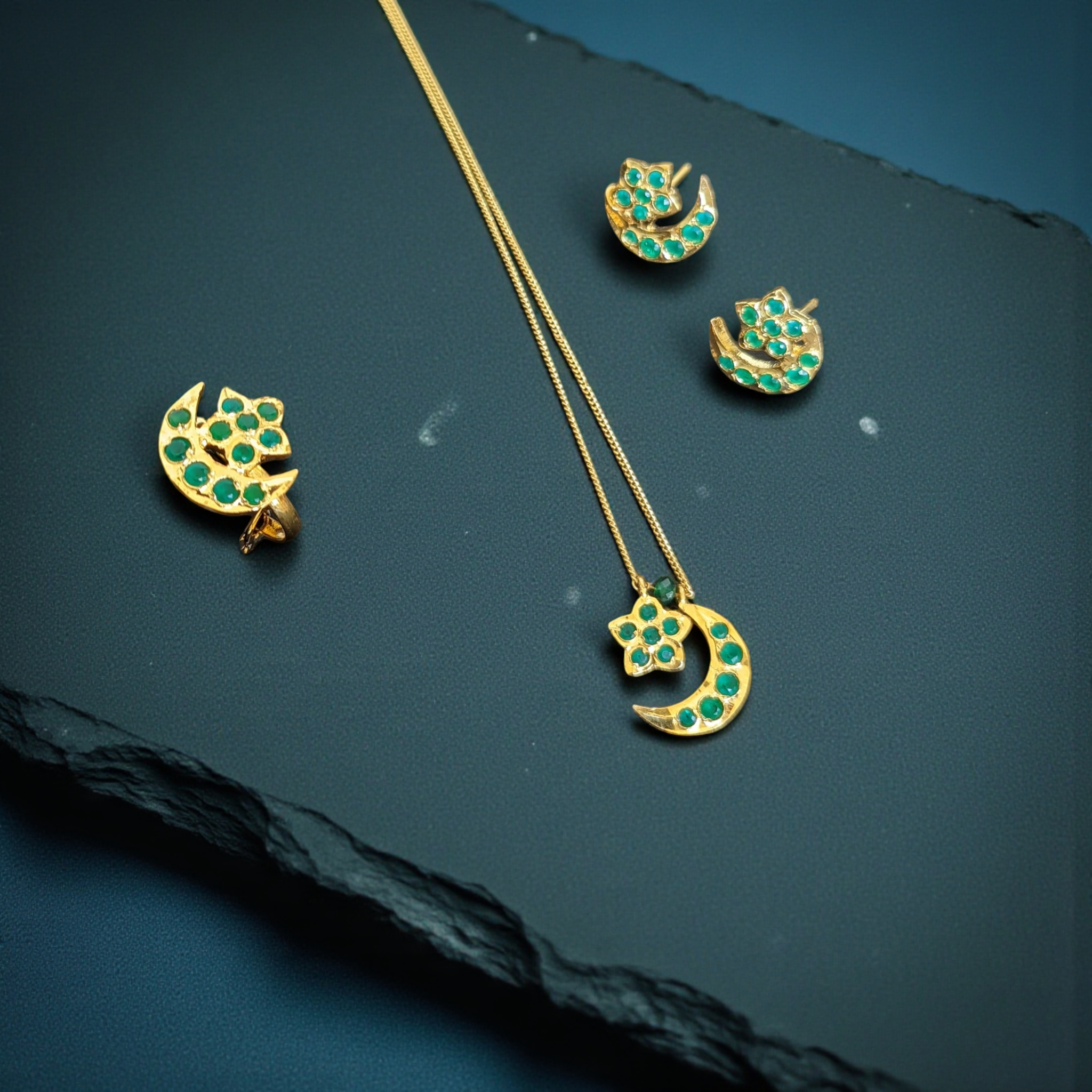 Chand Tara Pendant Set with finger ring