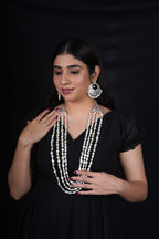 Hansini Layerd Haar in antique Paerals