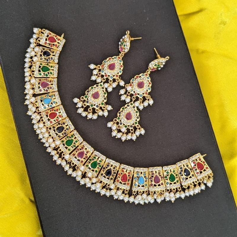 Humna Necklace Set