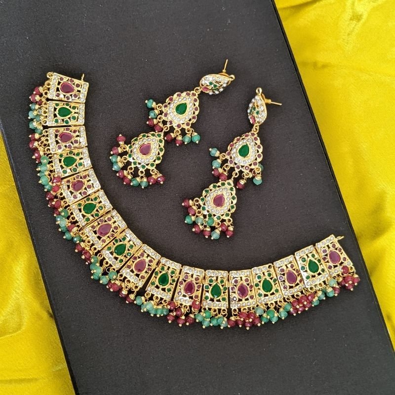 Humna Necklace Set