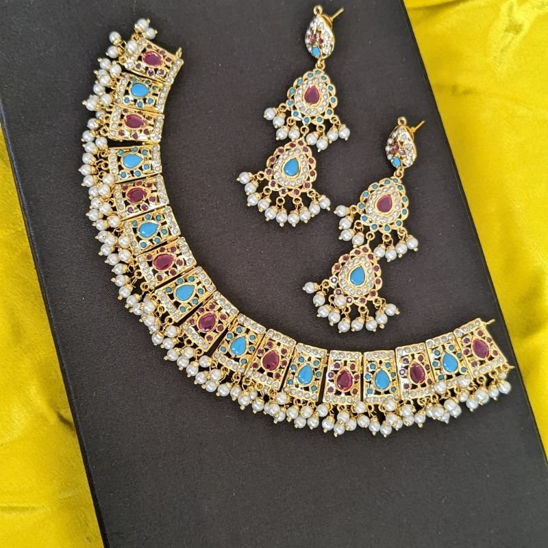 Humna Necklace Set