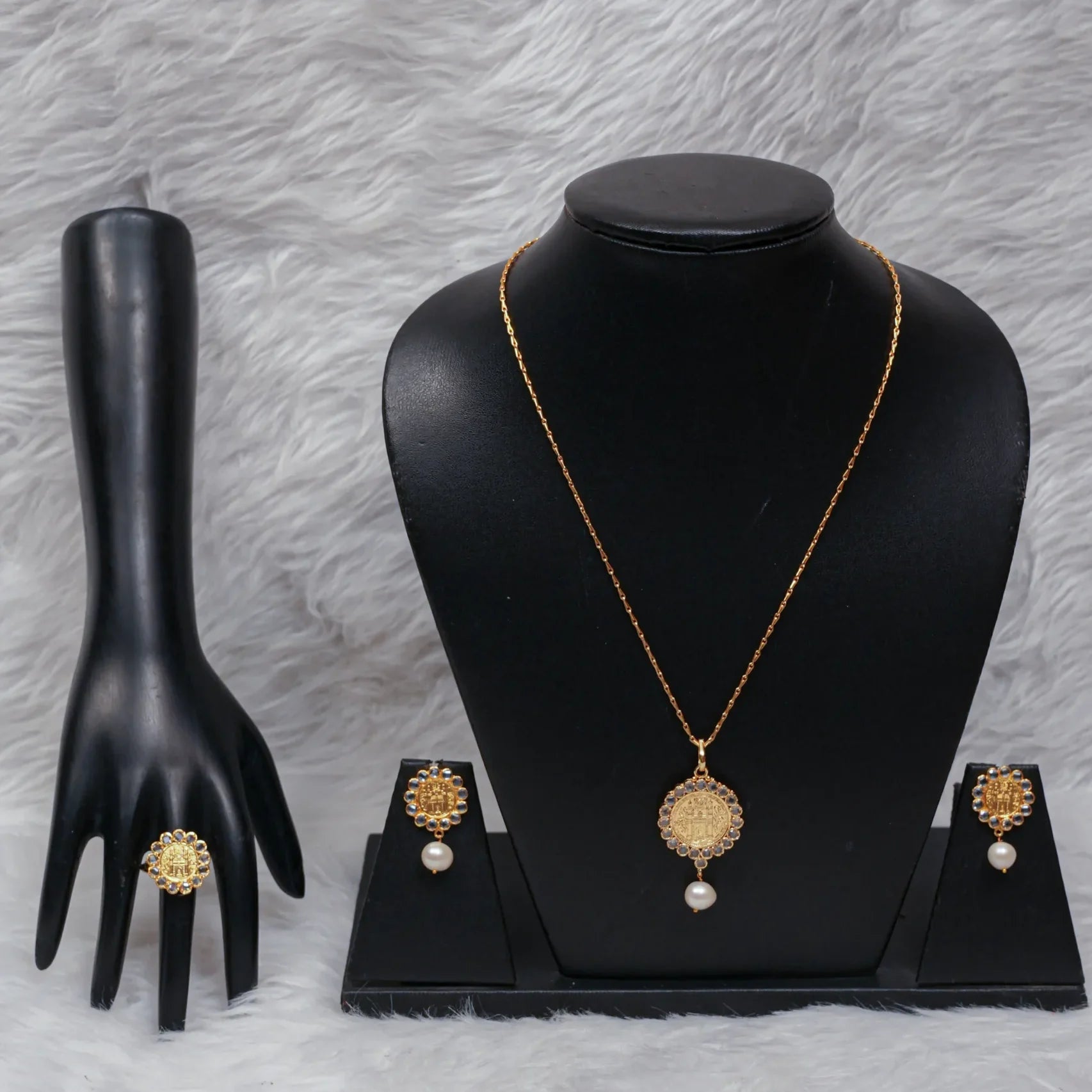 Israa Ashrafi Set in Real Pearls