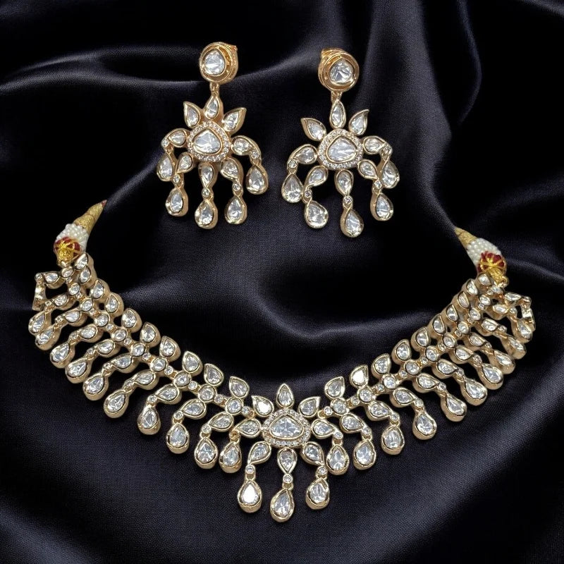 Jaanvi Necklace Set in Real Kundan