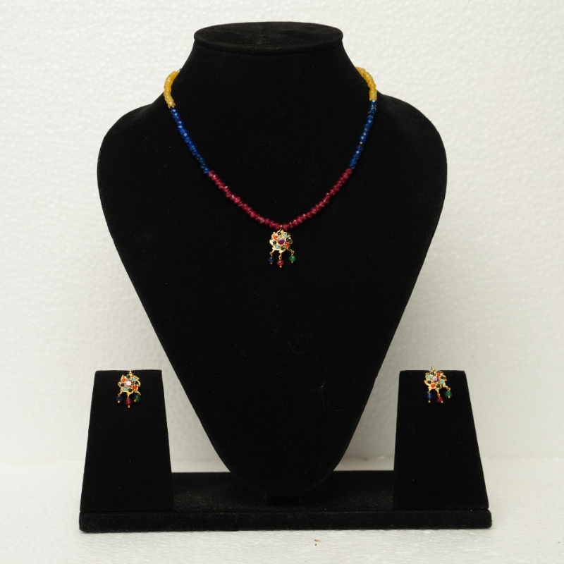 Ranya Pendant Set