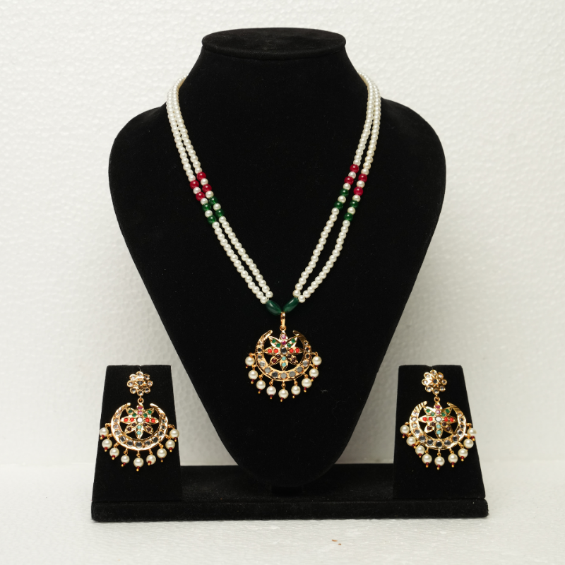 Eshana  Pendant Set