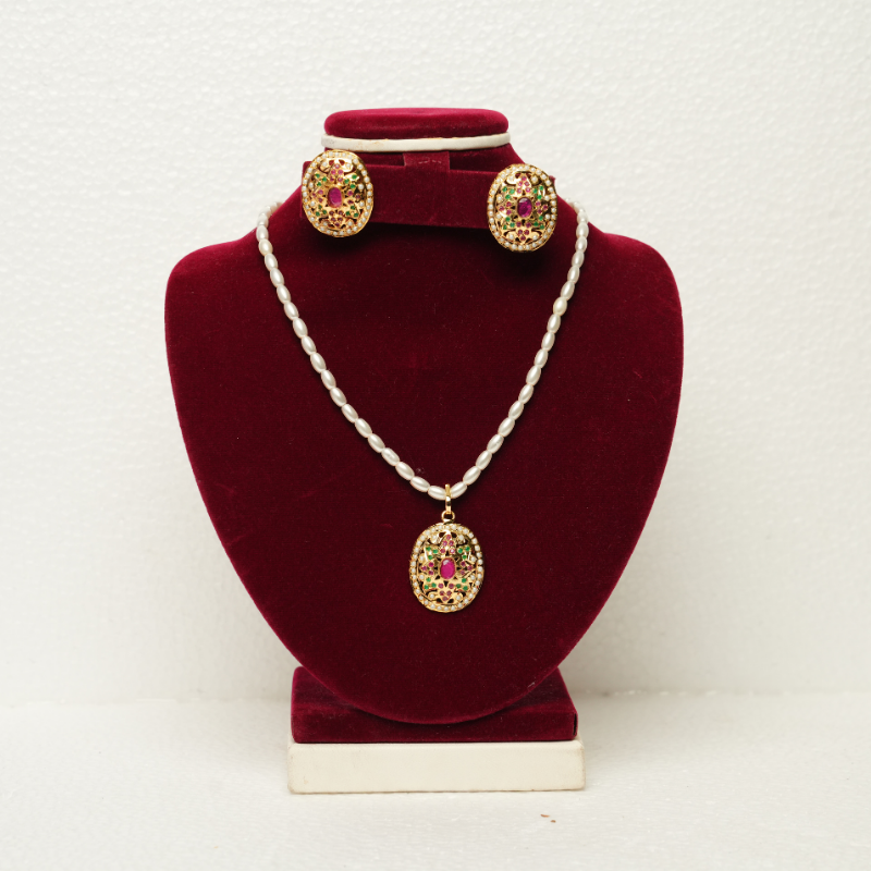 Jannat Pendant Set