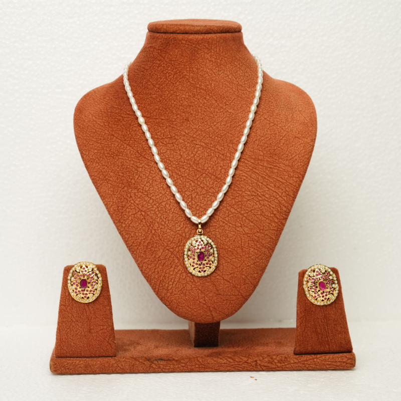 Jannat Pendant Set