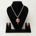 Amoli  Pendant Set