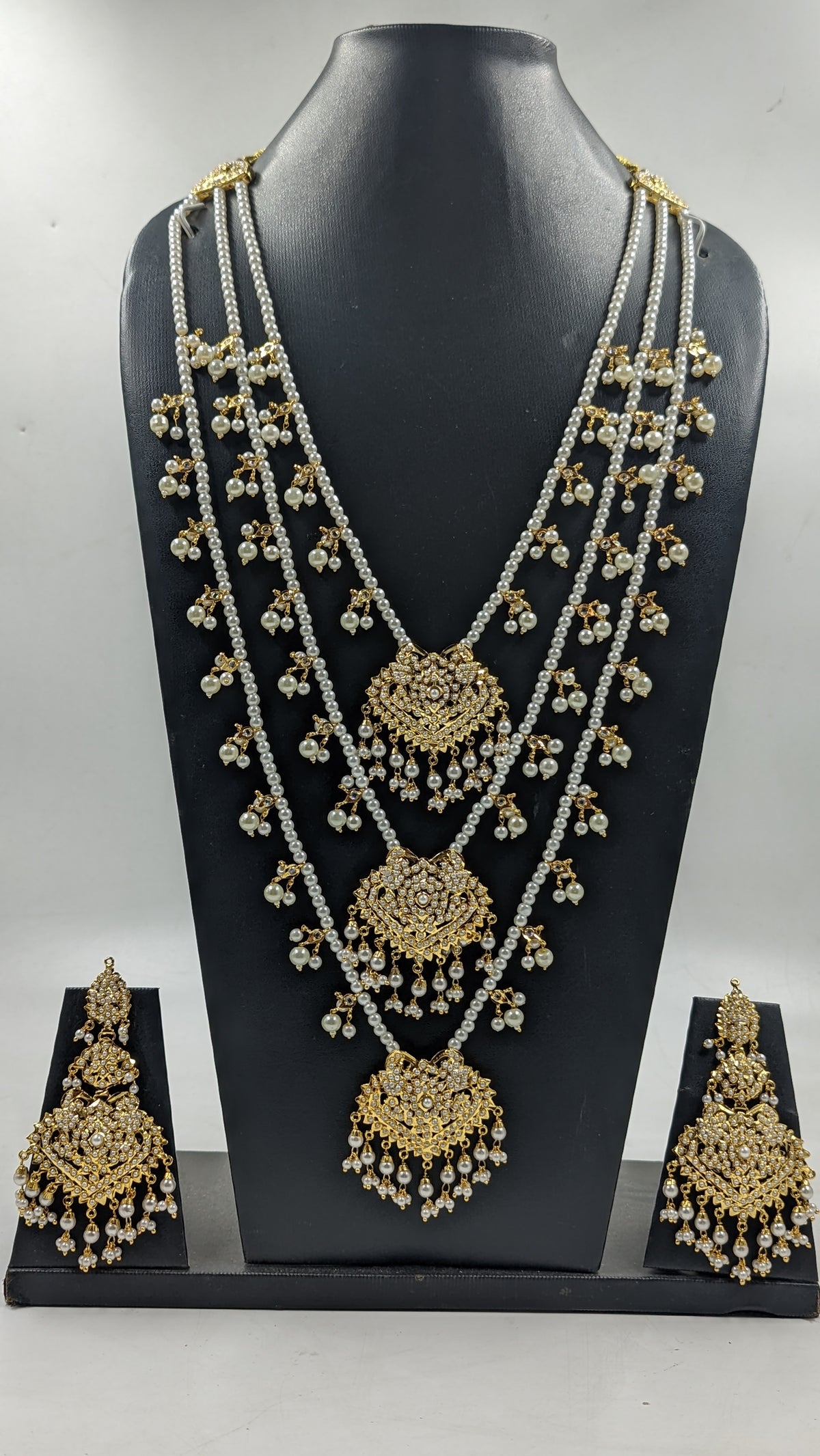 Urooj Jadau Layered Haar