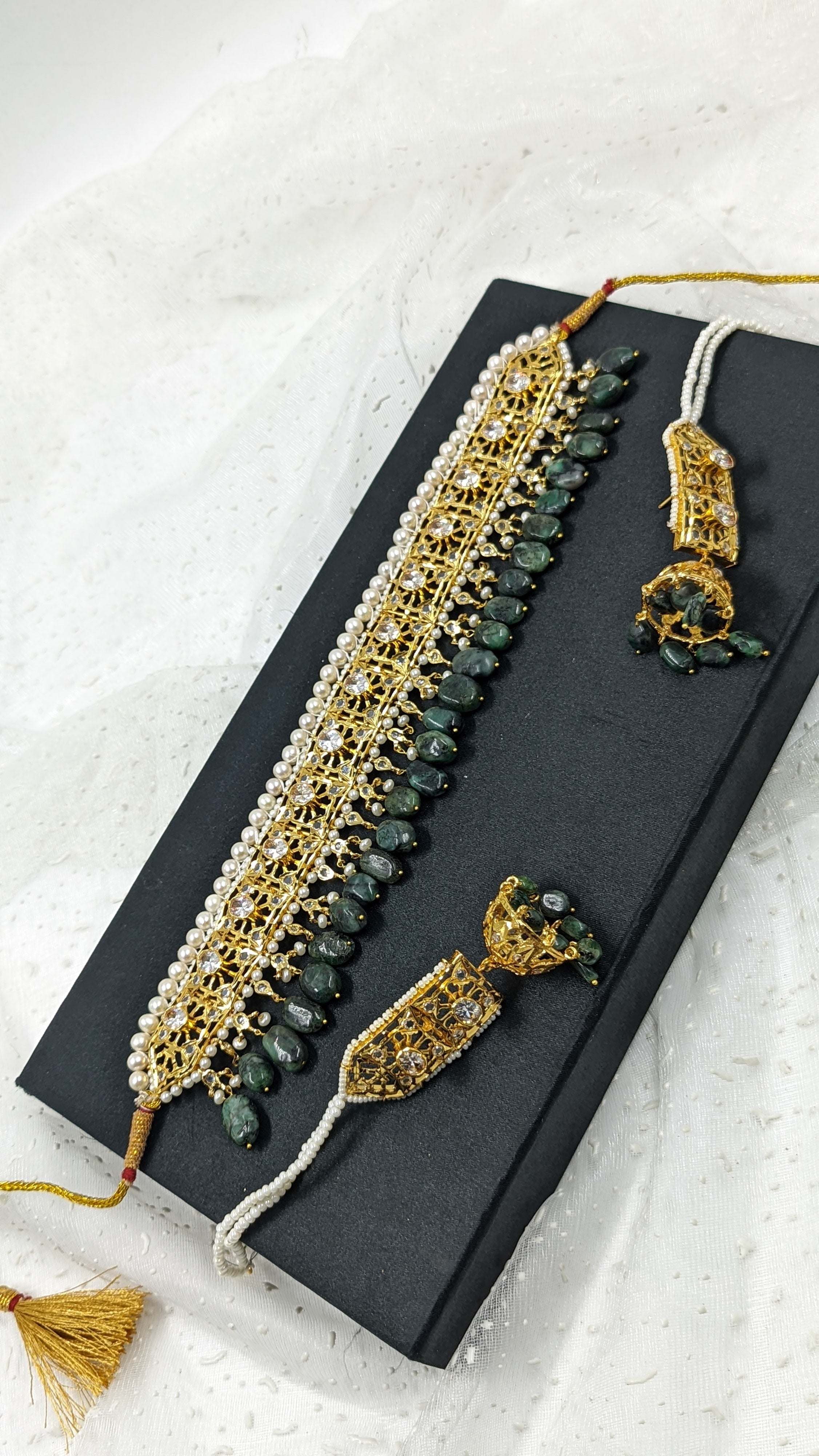 Vaima Choker set in Real Emerald and Real Pearls