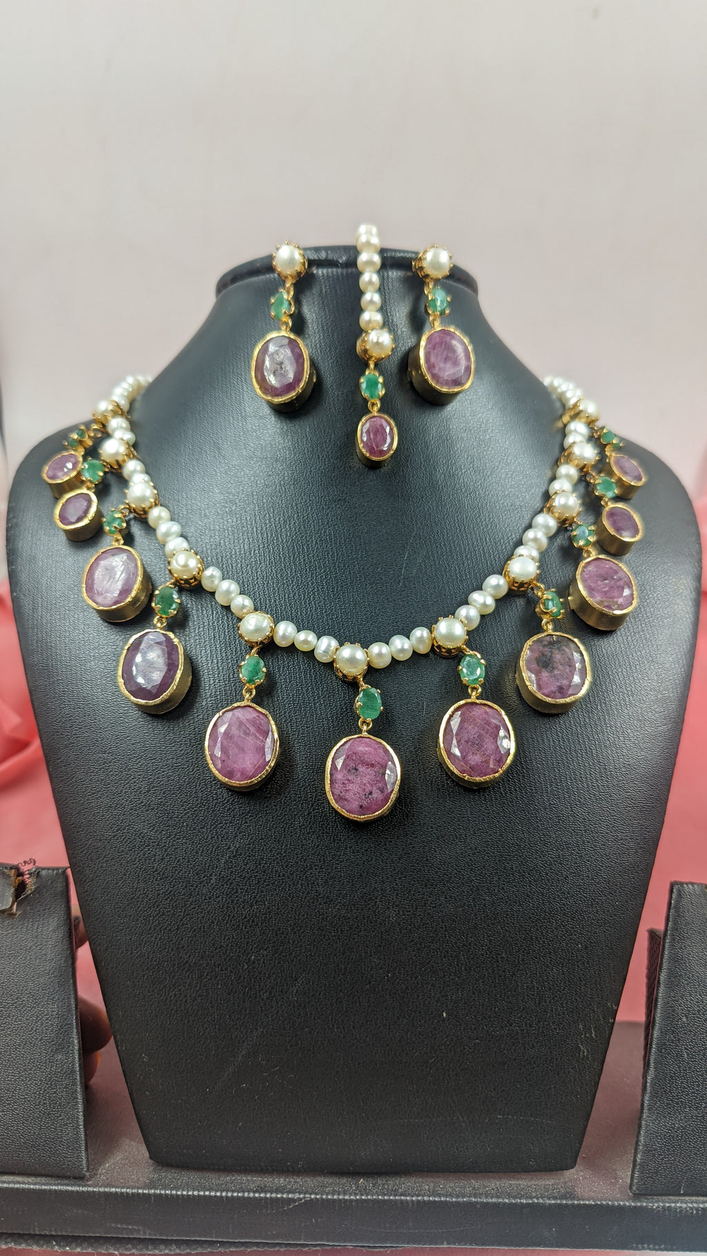 Amayra Necklace Set With Tika