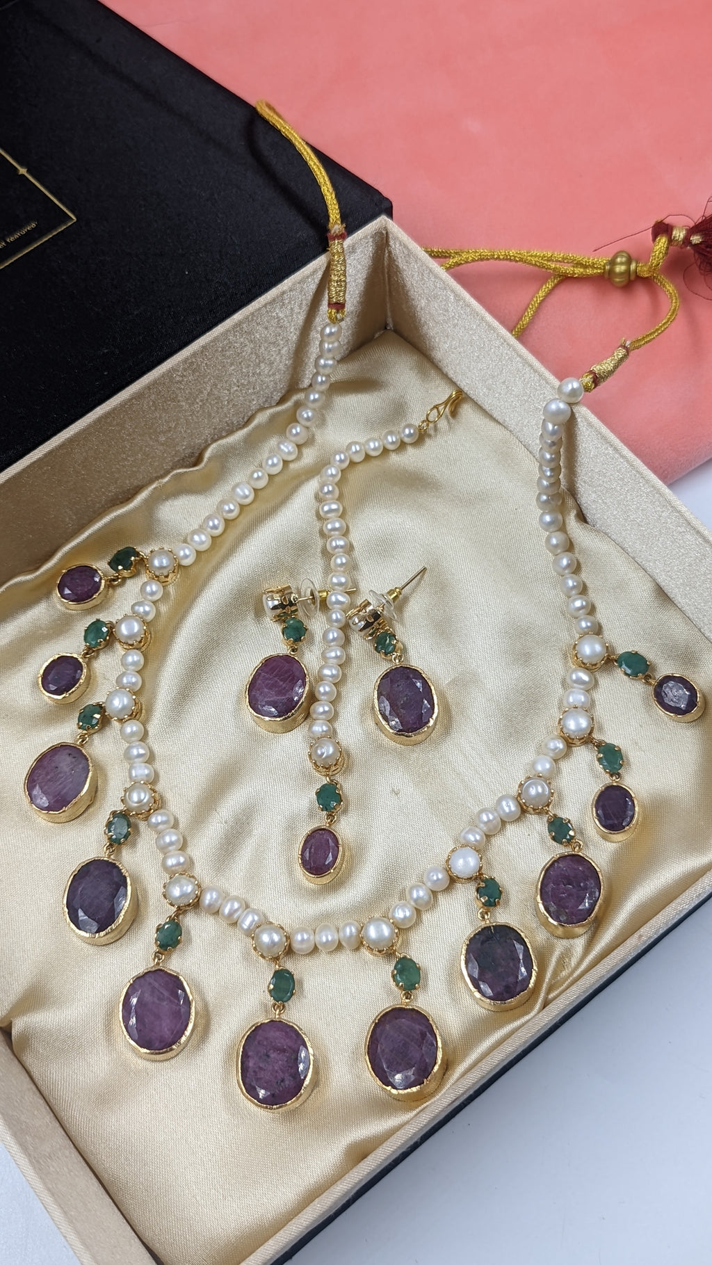 Amayra Necklace Set With Tika