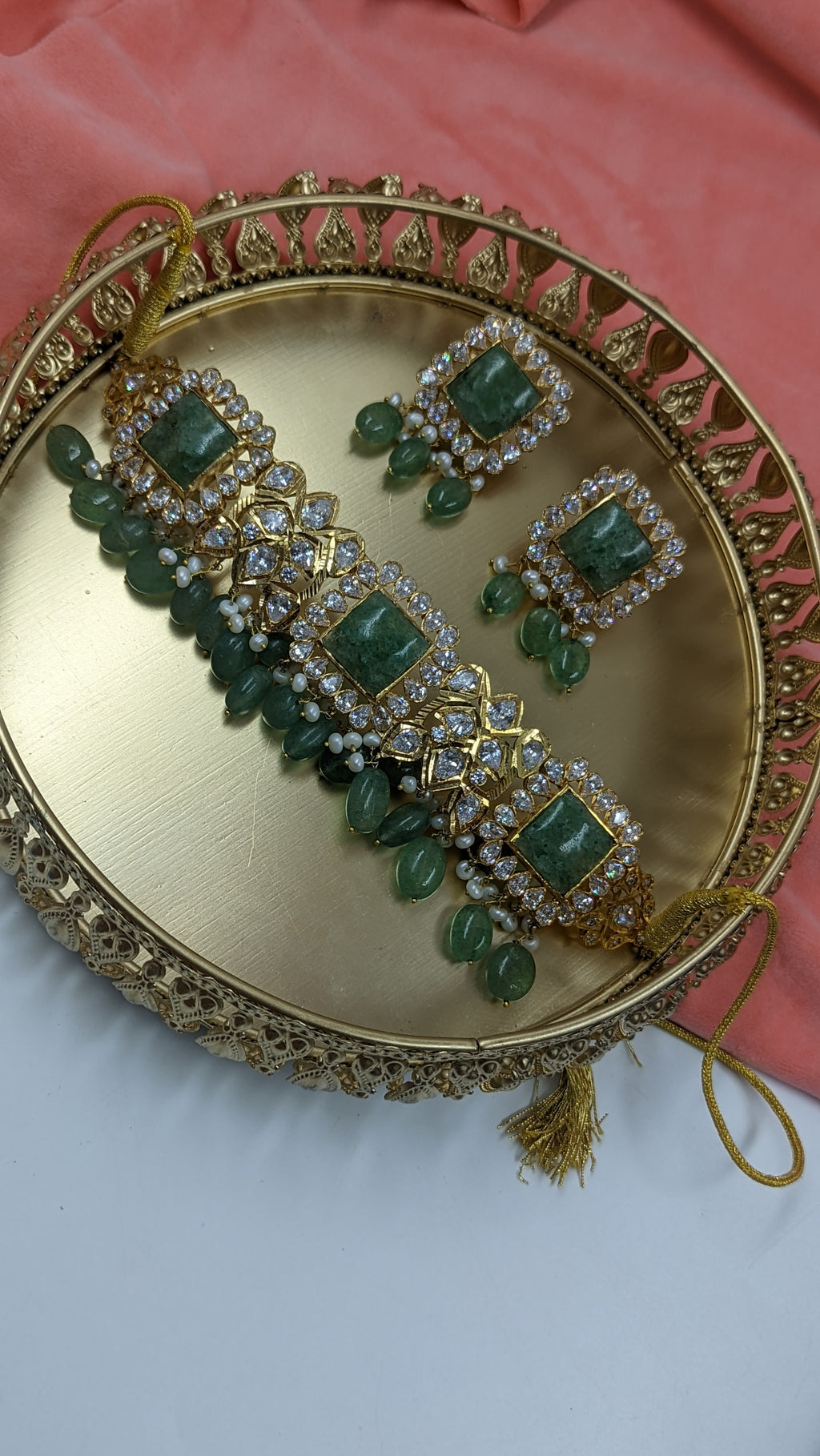 Hina Khan Choker set