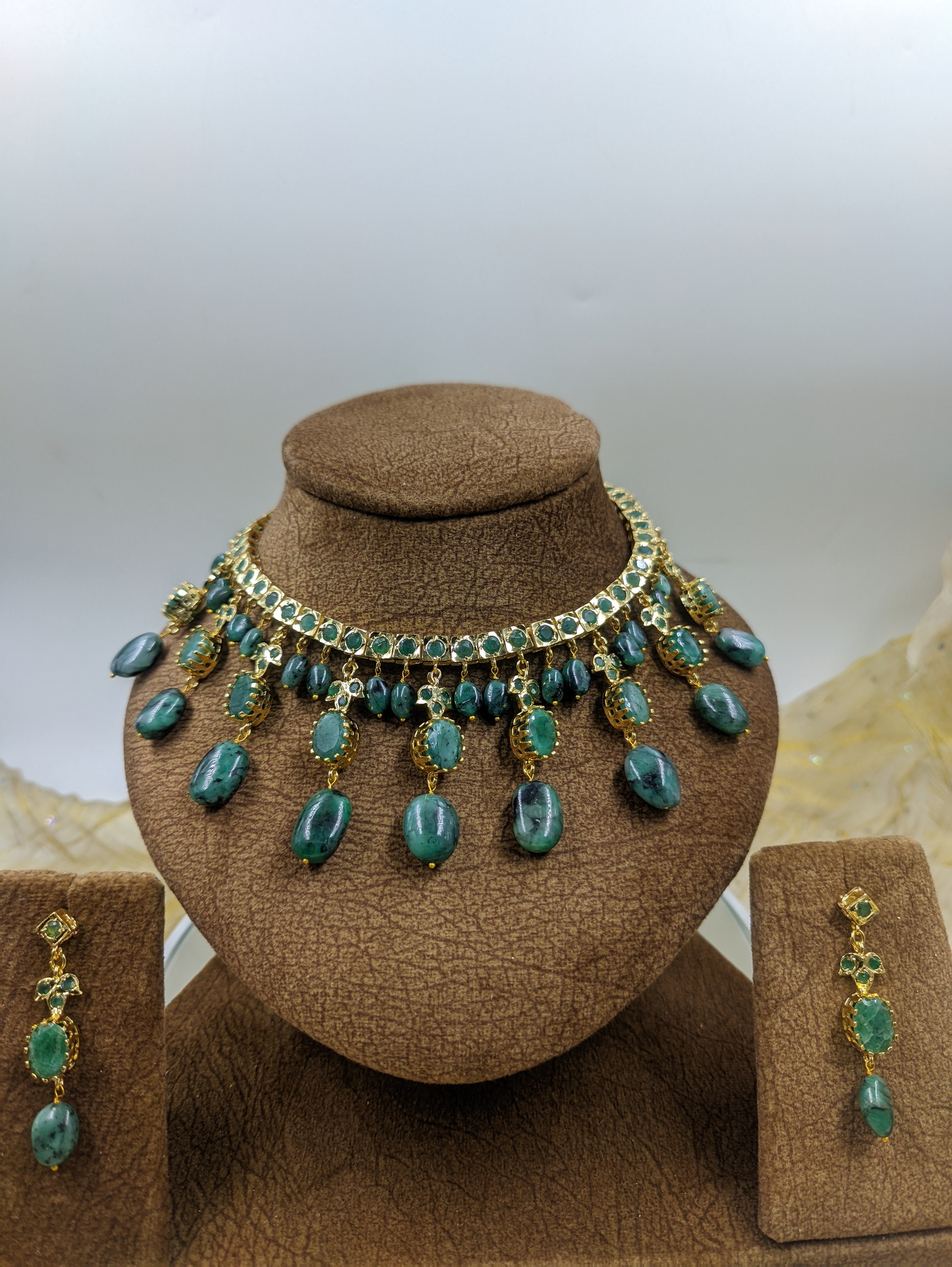 Nayaab Real Emerald Necklace Set