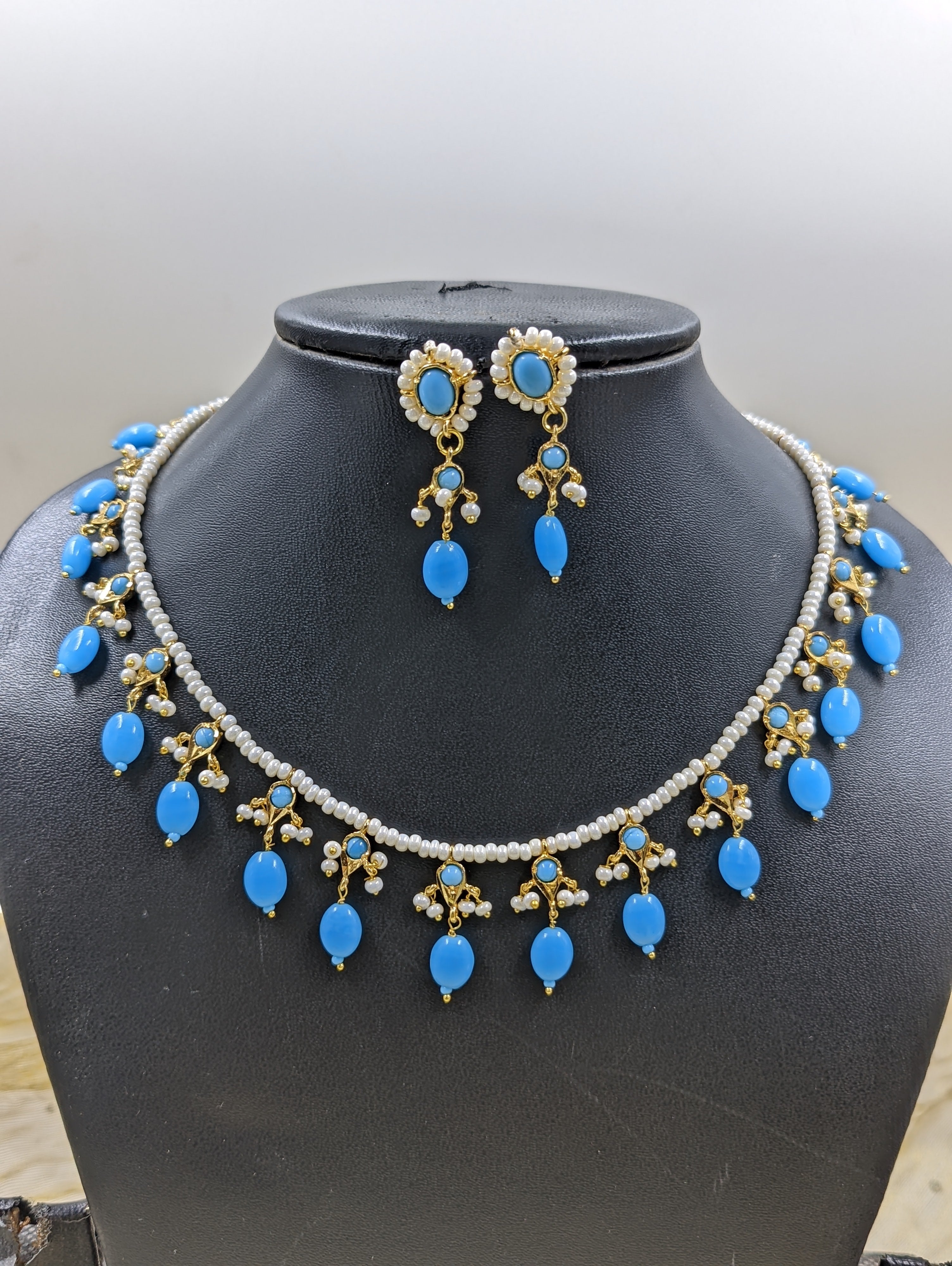 Riza Necklace Set