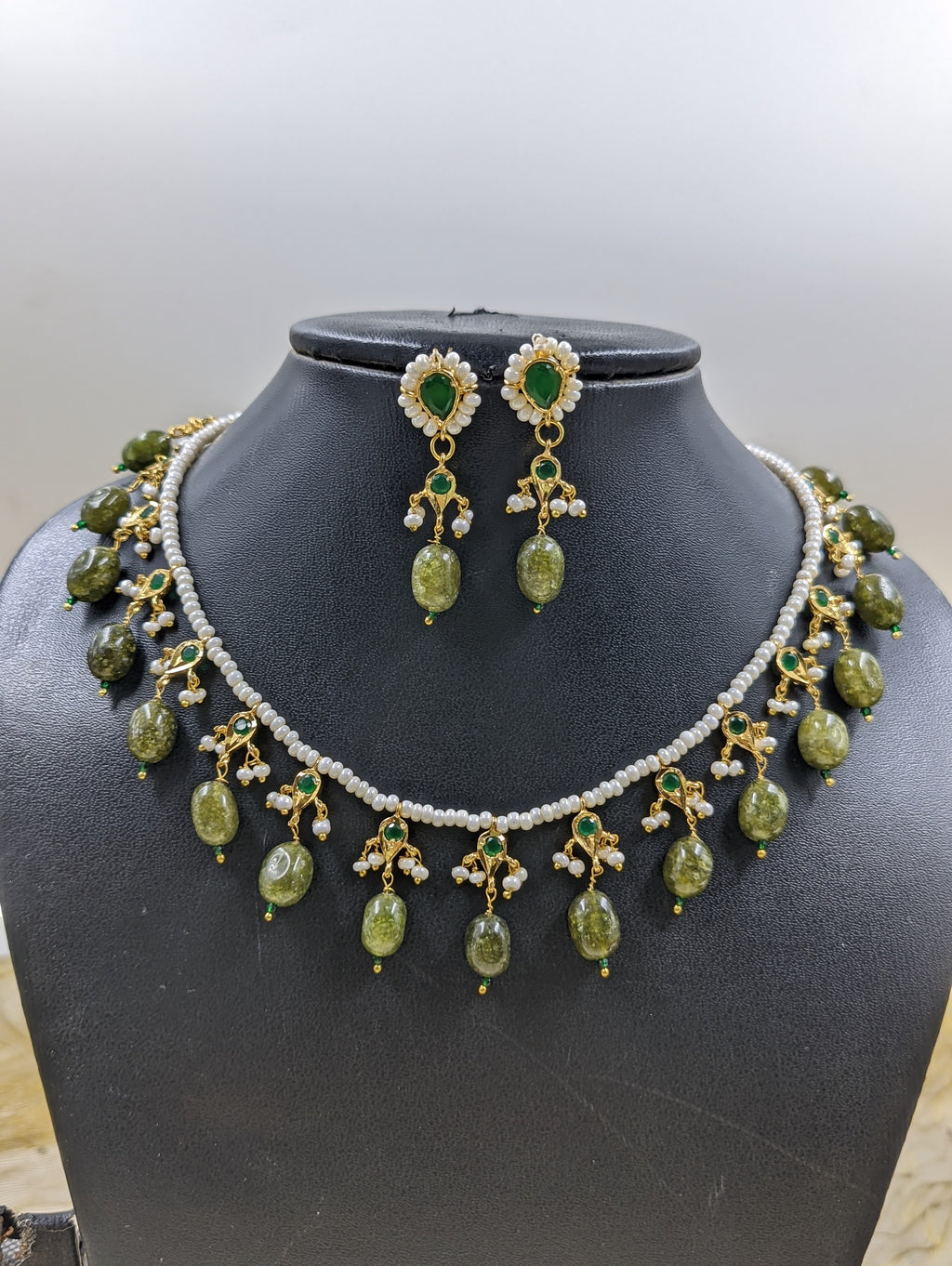Riza Necklace Set