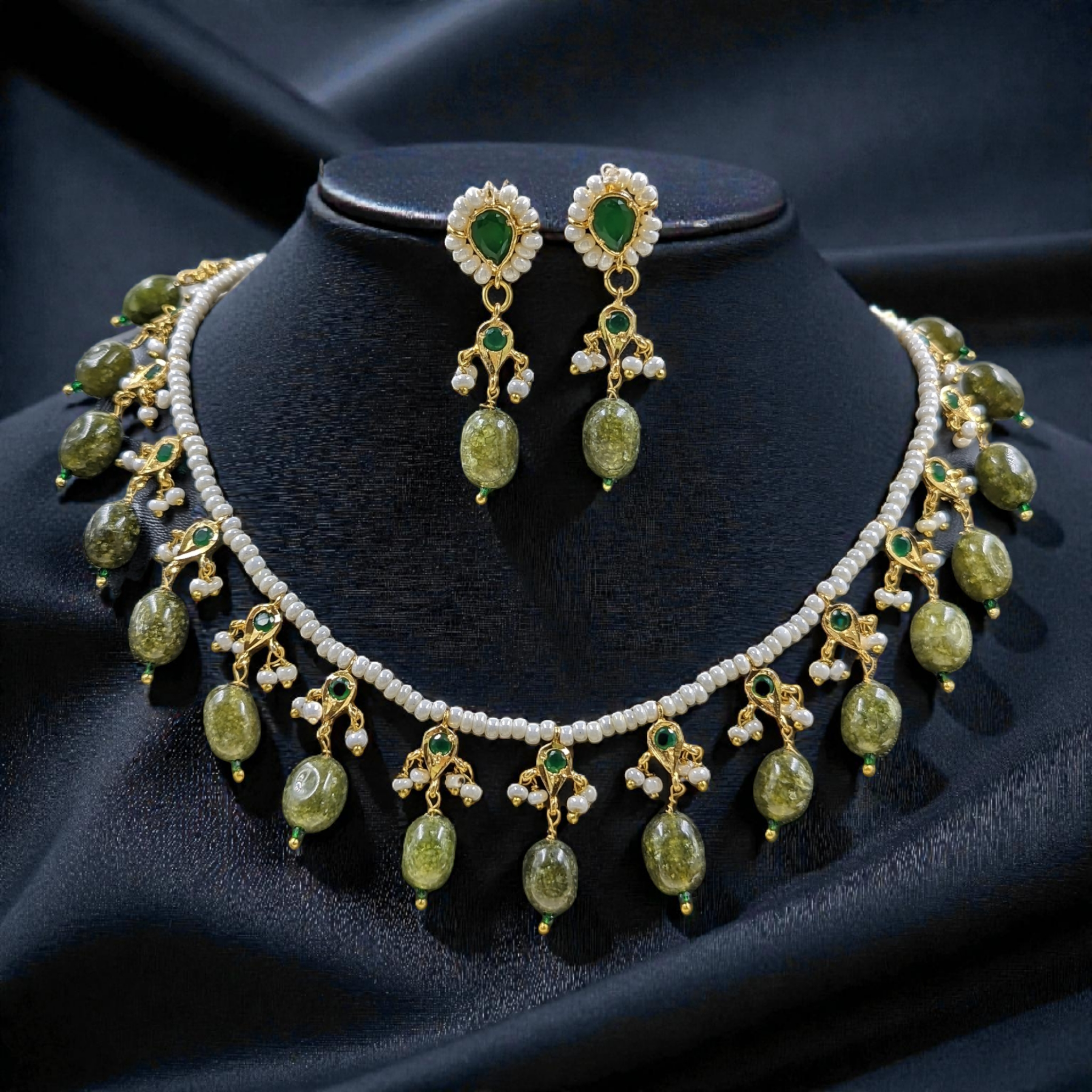 Riza Necklace Set
