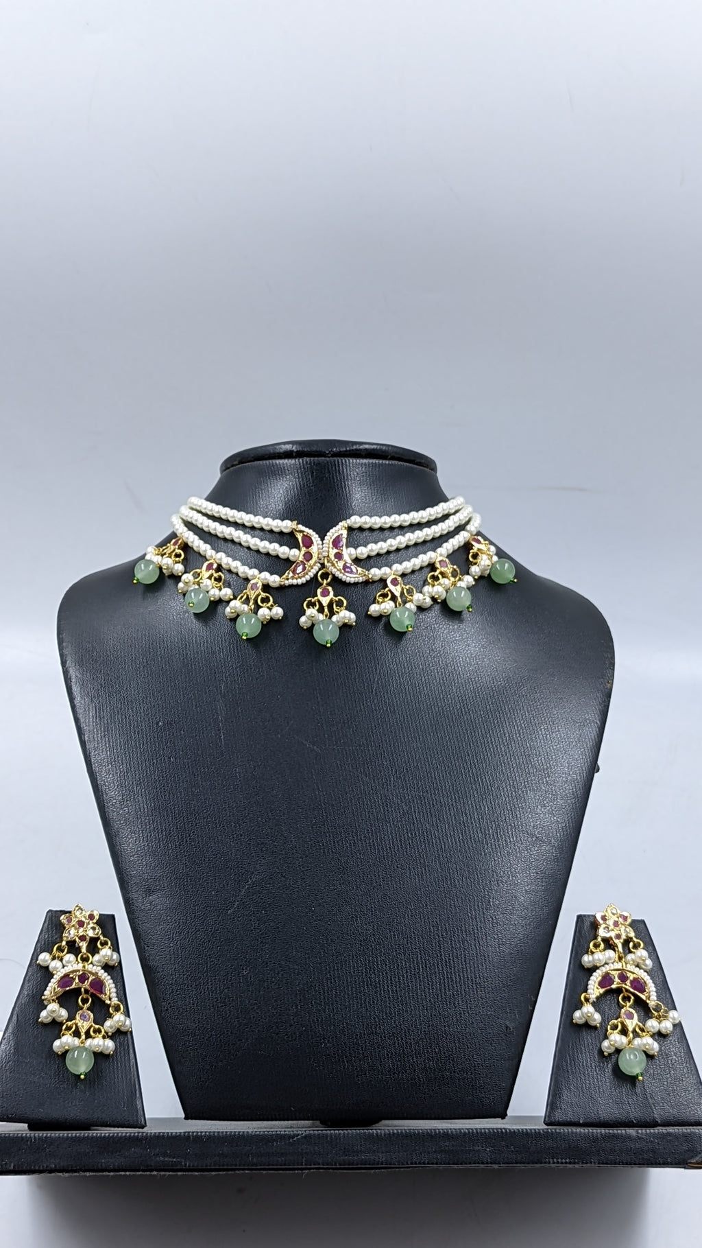 Chand Pearl Choker Set