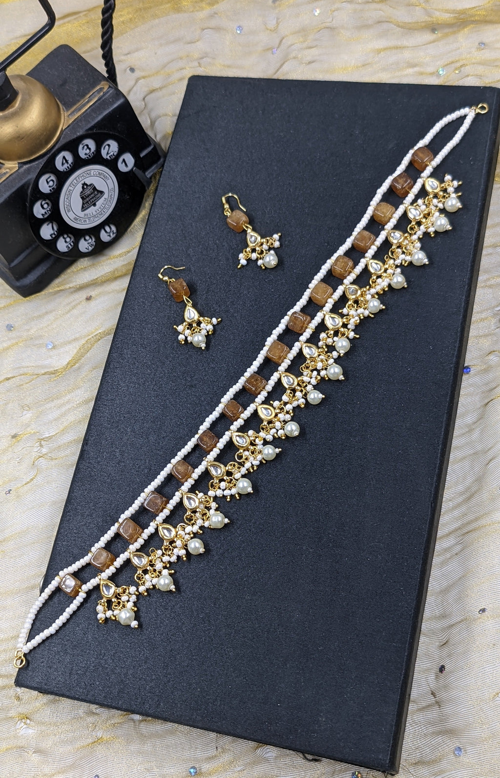 Avni Golden Chokar Set