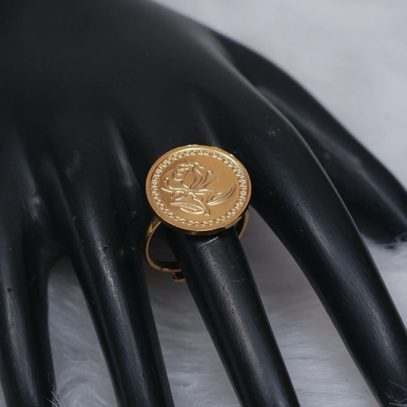 Rida Ashrafi Pendant Set