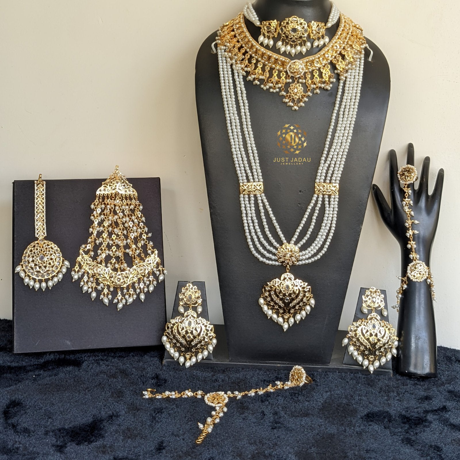 Roshan aara Bridal Set