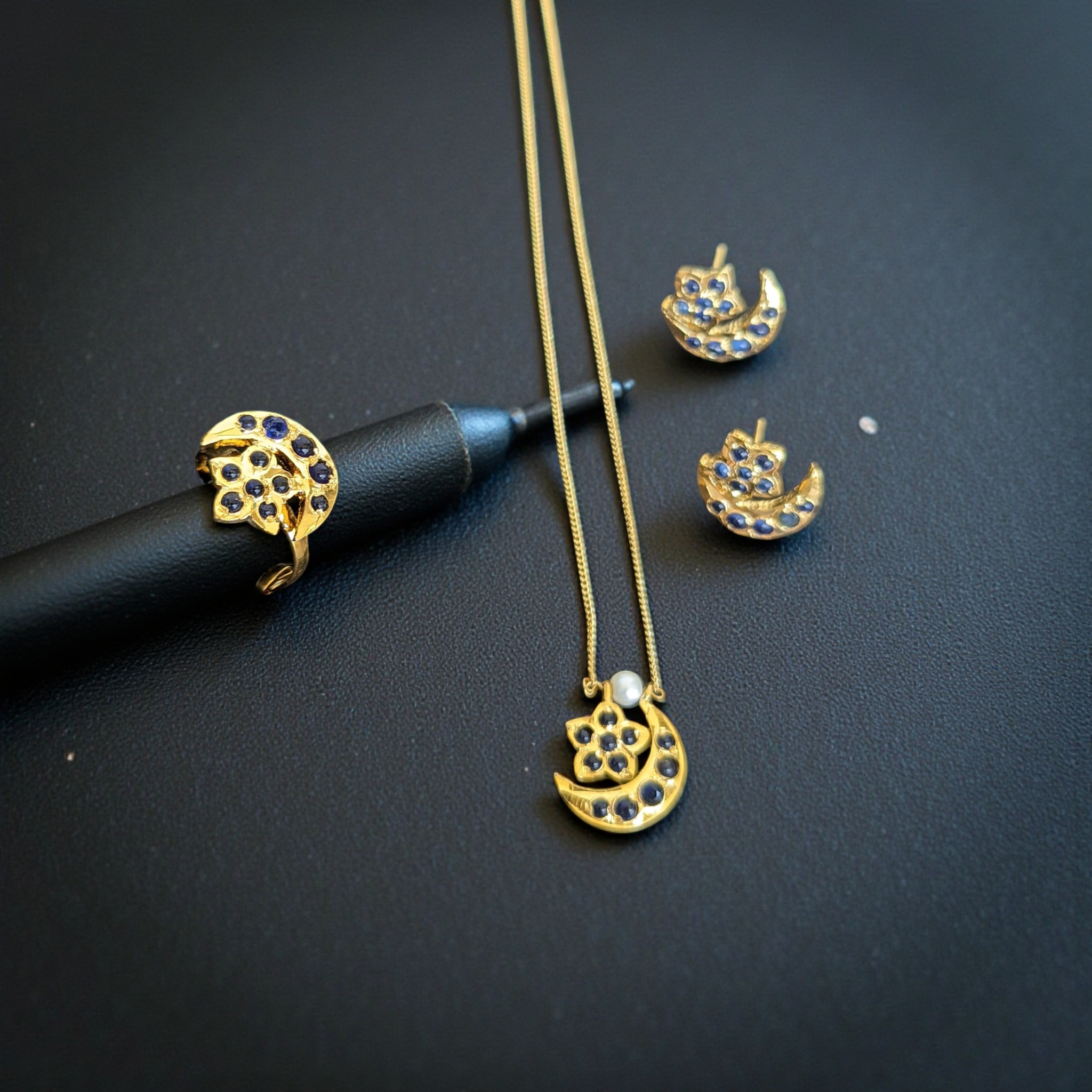 Chand Tara Pendant Set with finger ring