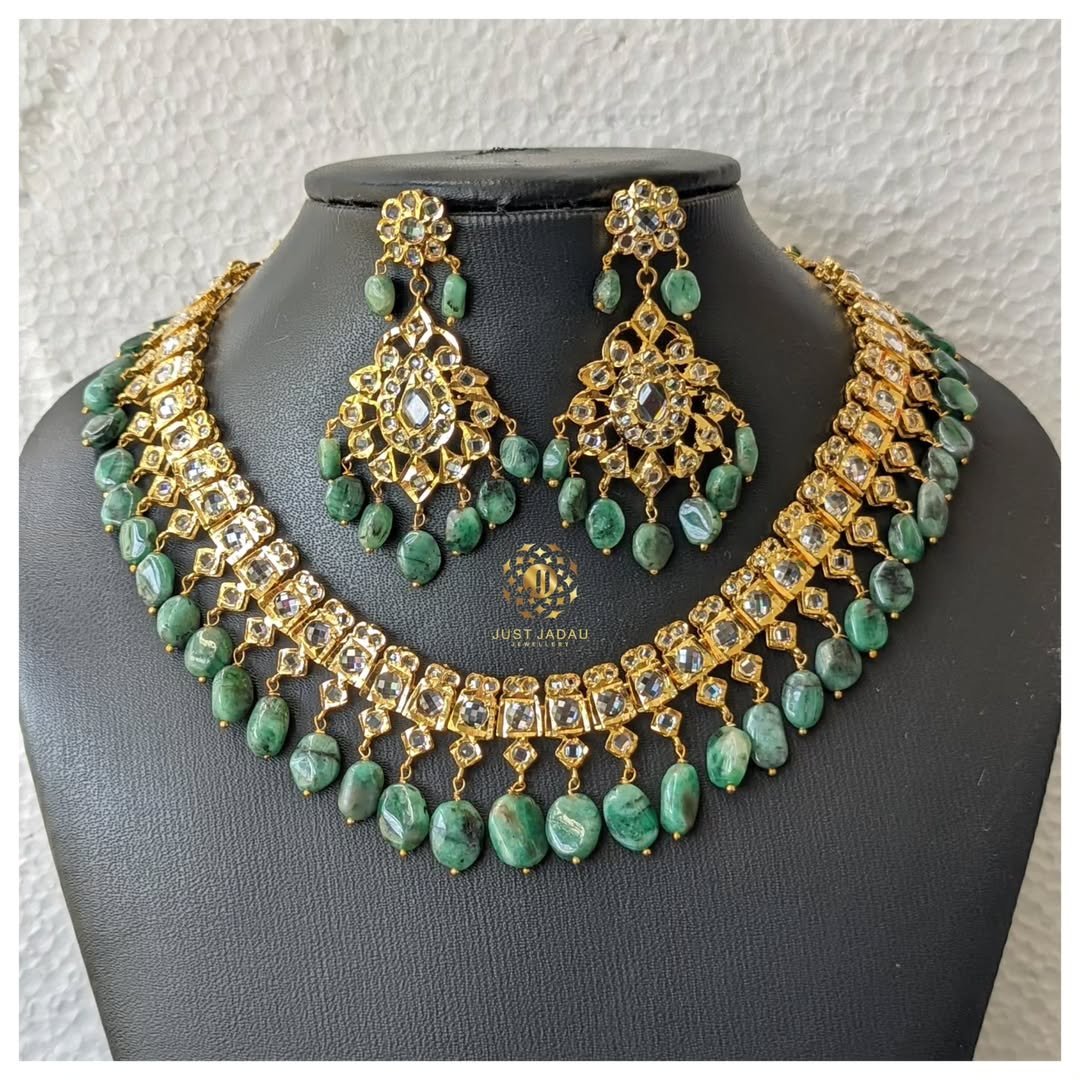 Azleen Necklace Set In Real Emerald