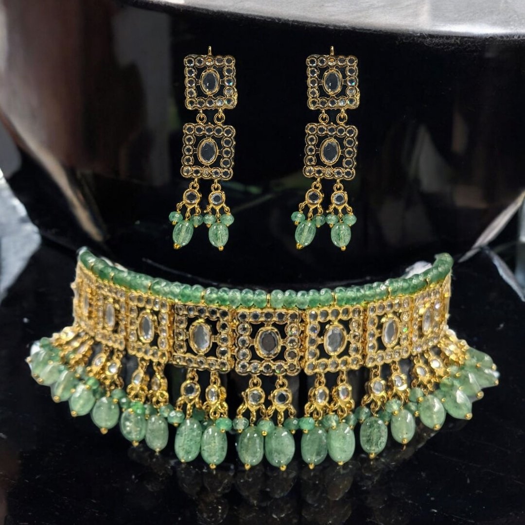 Zavia Choker Set in Real Emerald
